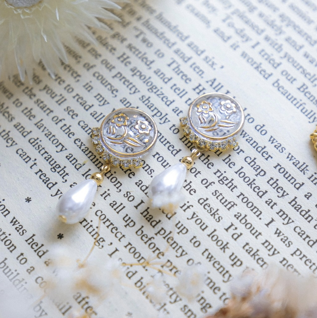 ☆❤️ ラバー　花　パール　ピアス　イヤリング　ハンドメイド 30c02399588879e8572e0bfc67c011