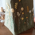 ボタニカルガーデン刺繍オリーブ色の文庫本サイズブックカバ