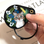 拡大鏡 猫とアネモネ② チャトラ コンパクト 携帯 ルーペ 原画 アニマル