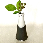 猫　花瓶　〈一輪挿し〉