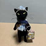 no.151 プレゼントを持つ黒猫さん