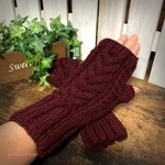 「再販」ニットアラン模様指なし手袋（全長約22㎝）ディープレッド