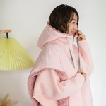  【 SALE 】30％ＯＦＦファーキルティングポンチョ(ホワイト、ピンク)