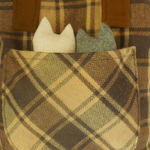 猫入りバッグ　4ポケ　大きめ（ブラウンチェックA）