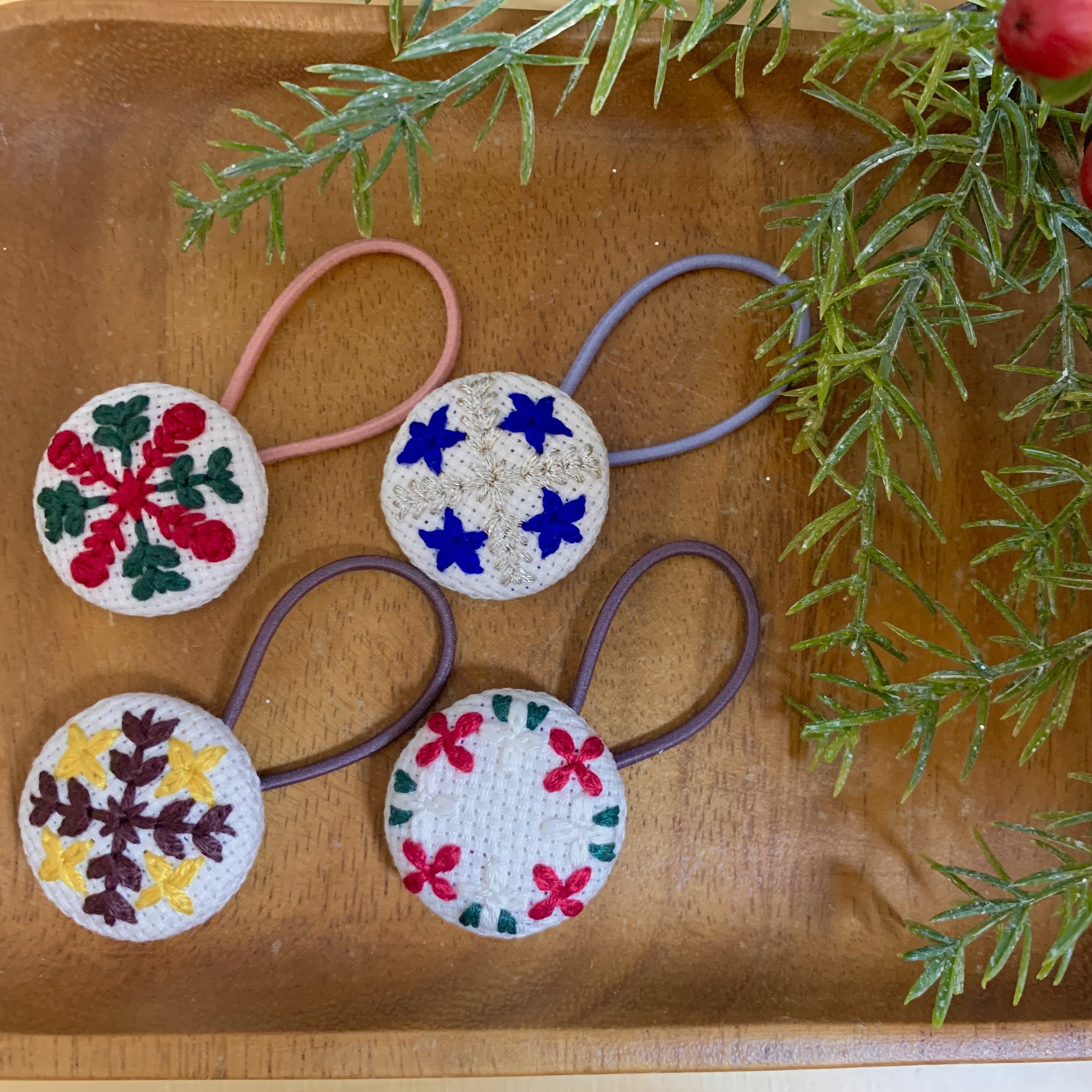 クリスマスリース3センチくるみボタンヘアゴム2点セット