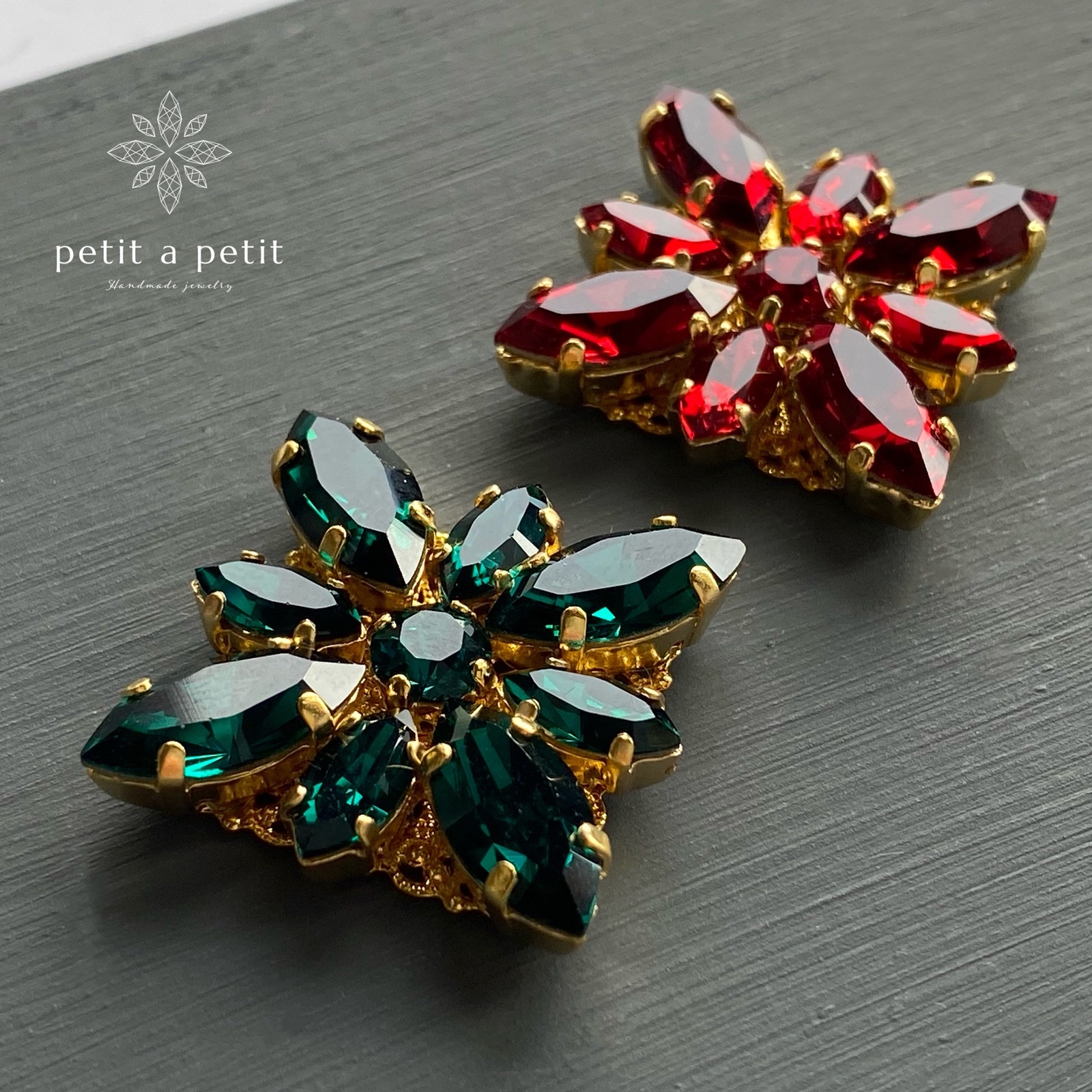 スワロフスキー®︎ ブローチ(L) clématite【エメラルド】ギフト