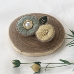 drops flower〜花の刺繍ブローチ