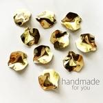 【中】メタルパーツ 花びら 1穴 15×16mm【10ヶ】ゴールドチャーム