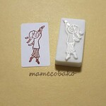 みつあみおんなのこ（ｽﾄﾗｲﾌﾟﾊﾟﾝﾂ）＋えんぴつ：消しゴムはんこ。