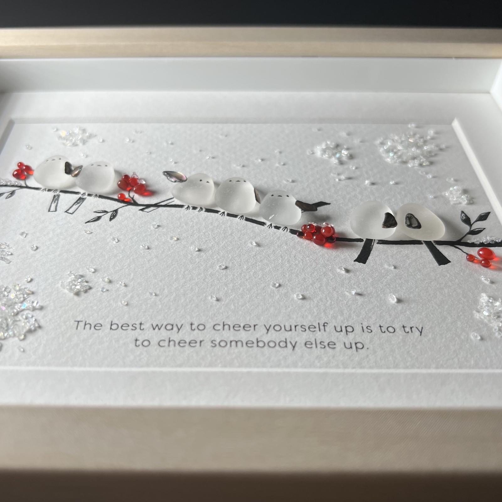 シーグラスアート『シマエナガ(団子)』 フレームアート/壁掛け