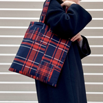 シンプルな冬柄チェックのトートバッグ