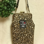 送料無料！がま口スマホポーチ レオパード×タータンチェック 