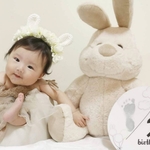 ベビーうさ耳カチューシャ　うさぎの編みぐるみセット　ホワイト系　　ニューボーンフォトアイテム　　ハーフバースデー　バースデーフォト