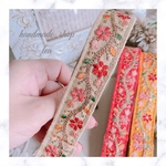 可愛い♡インド刺繍リボンのハンドストラップ / beige × pink