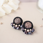 ビーズ刺繍𓍯black×pinkキラキラピアス