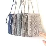 アランdeスマホポシェット〈Greige〉/かぎ針編み crochet  メランジ アラン模様