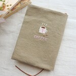 コーヒーと豆　手刺繍　文庫本　ブックカバー　カフェオレ色