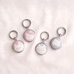 再販多数♡大人気⸝⋆⸝⋆【全４色×20種類𖧷コロンと可愛い♡お名前キーホルダー】名入れキーホルダー　名前入り　ネームタグ　名札　シンプルキーホルダー　うちの子キーホルダー　プレゼントにも♡