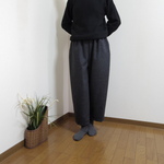 圧縮ウール風ポリエステルのコクーンパンツ