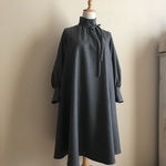 ウール（グレー）で作ったハイネックフレアワンピース