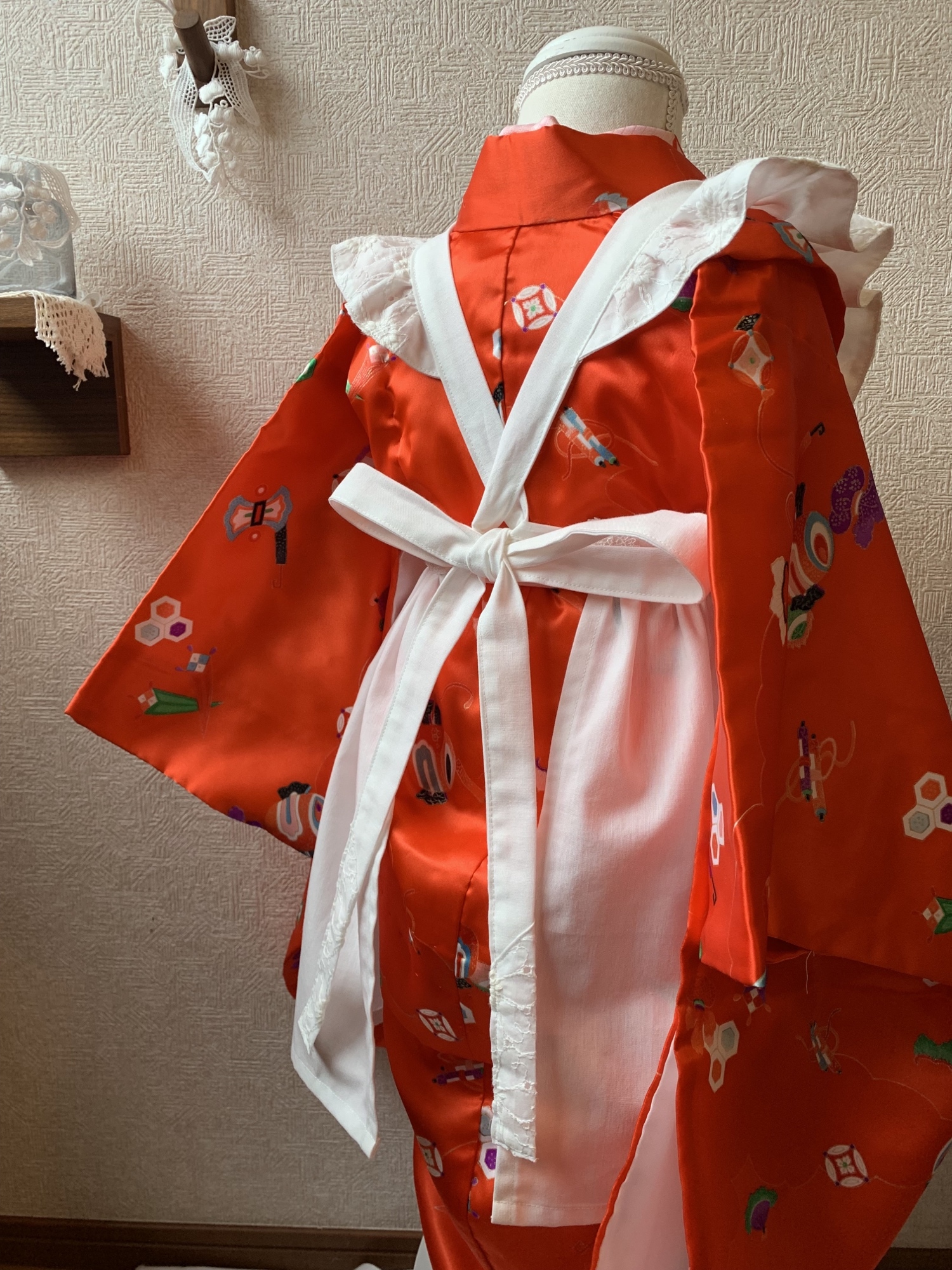 被布エプロンにも♡マーガレット刺繍のフリルエプロン - Ao-oto＊made