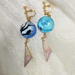 冬猫のイヤリング★ピアス ブルー系(金属アレルギー対応)