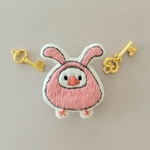 うさ文鳥刺繍ブローチ