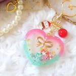 【128】あか×みどり ハートシャラシャラクリスマスキーホルダー　レジン　キーホルダー