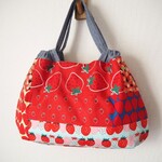 イチゴいっぱいの  ランダムパッチ　クシュクシュBAG　いちご　♪　赤