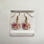 お花ねこピアス　ピンク