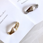 スワロフスキーピアス　Mサイズシャンパン 