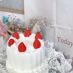 【人気再再販】いちごかわいい♡ケーキトッパー付きバースデーケーキ