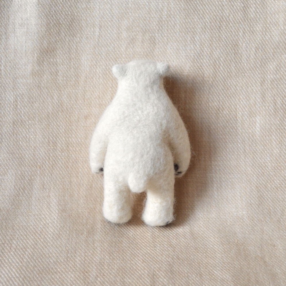 くまさんみっけ！うさぎさんとシロクマさん / 羊毛フェルト 置物