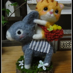 ＊ロバくんにのったねこちゃん　切り株（黄）置物＊