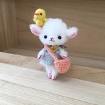 ハンドメイド　あみぐるみヒヨコ🐣ちゃんと仲良し❤️ニットワンピース👗を着たコヤギちゃん　テディベア風ぬいぐるみ　B