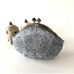 リバティ　がま口クリスマスポーチ