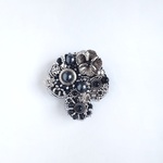 Antique Silver Beads Reunion シェルパール輝くキノコのビーズ刺繍ブローチ