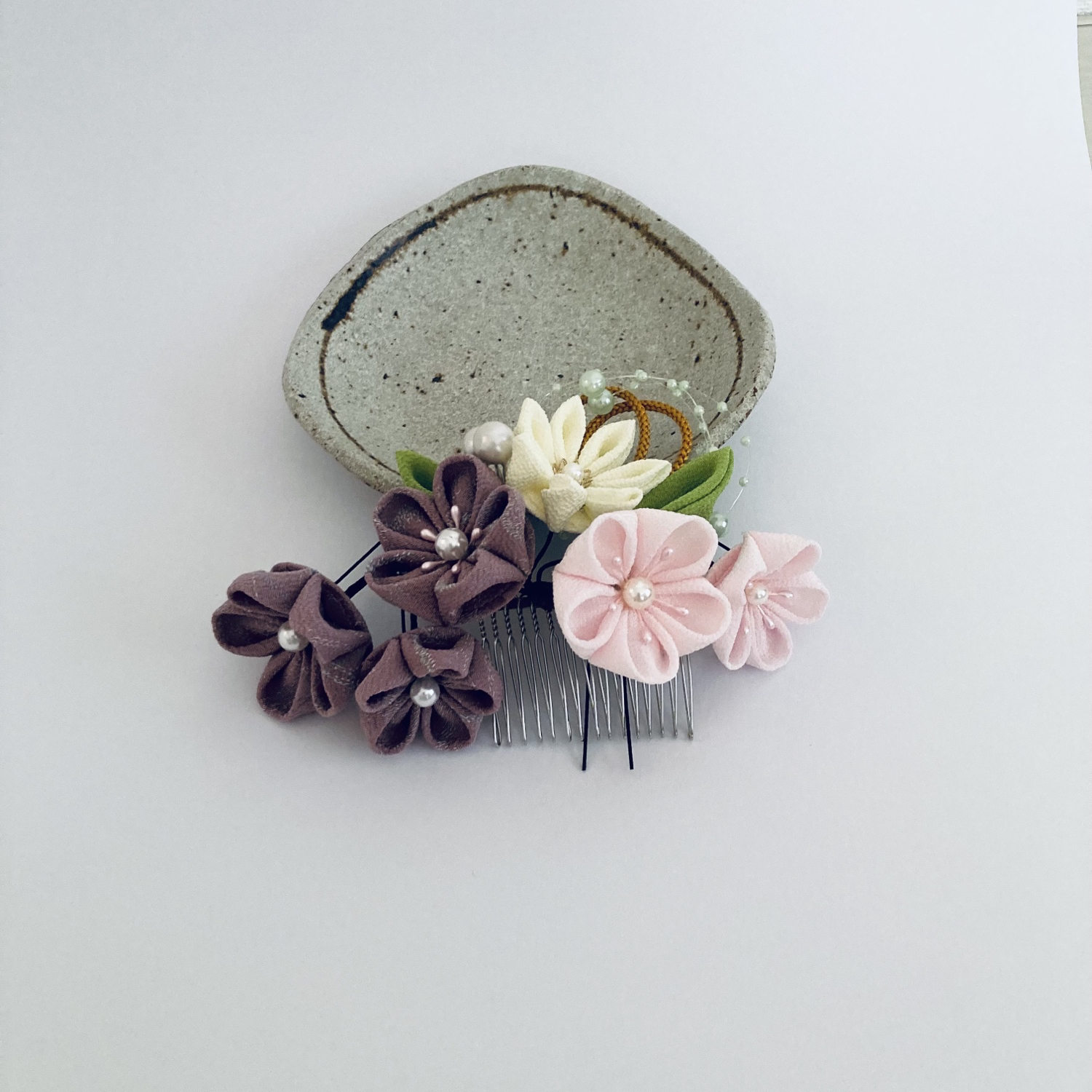 着物リメイク つまみ細工の髪飾り 朱鷺色(ときいろ) - 花清