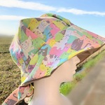 カラフル猫ちゃん・ブラウンのあったかニット生地の帽子／つば付きリバーシブルの医療用ハット　日除け帽子　ガーデニング用