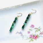 グリーン螺鈿のスティックのピアスイヤリングGreen mother-of-pearl stick pierced earrings [1496] 和　伝統工芸　秋ピアス