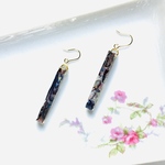 ブルー螺鈿のスティックのピアスイヤリングBlue mother-of-pearl stick pierced earrings【1484】和　伝統工芸　秋イヤリング　男性の方にもおすすめ