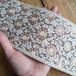 65㎝カット済み【インド刺繍リボン】幅広　チュール　刺繍リボン   【ベージュ】