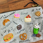 カフェメニュー柄刺繍ファスナーポーチ