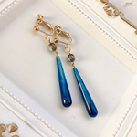 サージカルステンレス　ロングドロップクリアブルーのイヤリング/ピアス