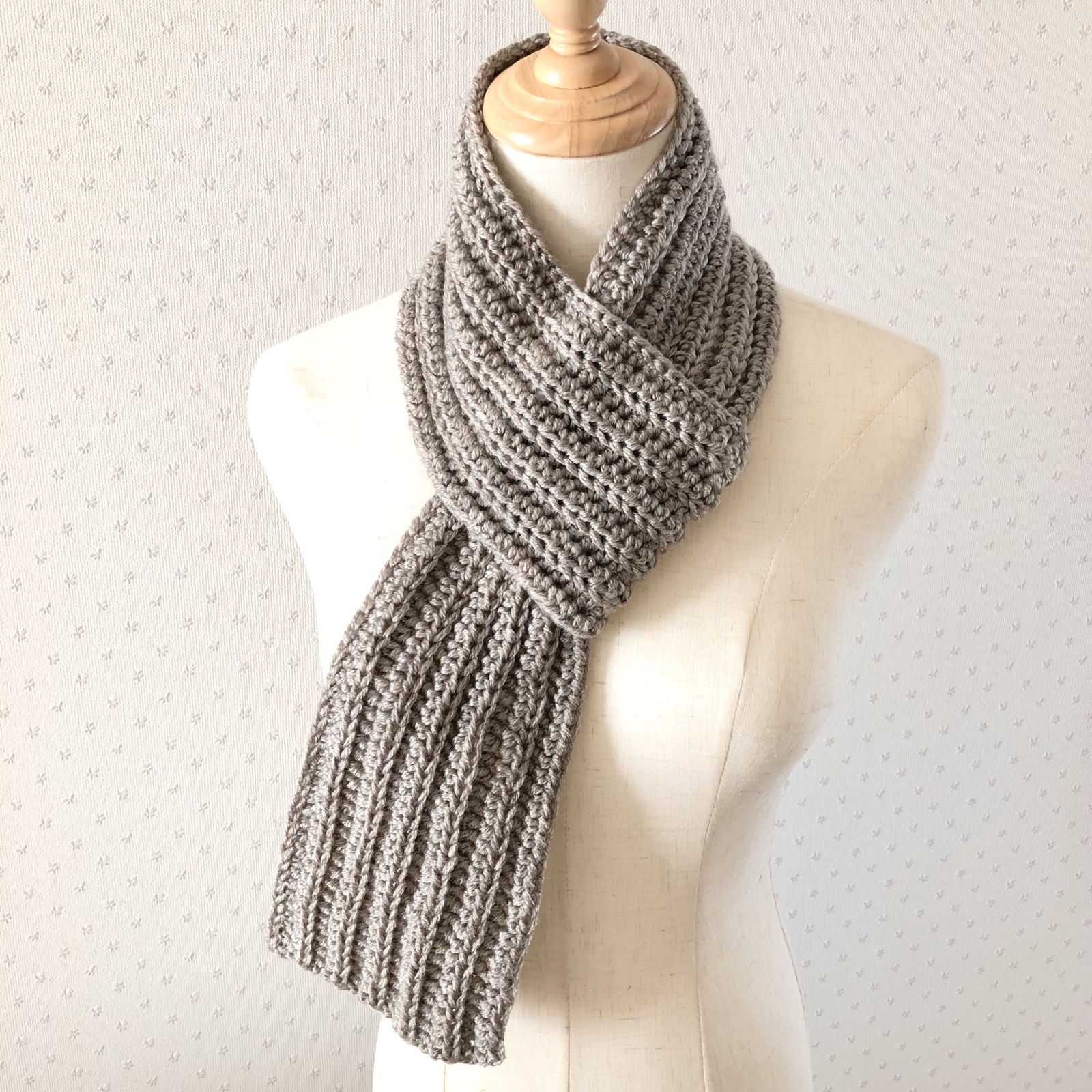 マフラー レディース ピンク系 ショートマフラー ミニマフラー おしゃれ 手編み ニット 毛糸 La Beaute Swarovski Decoration Minne 国内最大級のハンドメイド 手作り通販サイト マフラー レディース ピンク系 ショートマフラー ミニマフラー おしゃれ 手編み ニット 毛糸 La Beaute Swarovski Decoration Minne 国内最大級のハンドメイド 手作り通販サイト