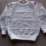 淡色のセーター