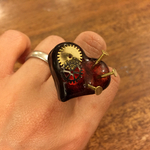 釘の刺さったハートのリング