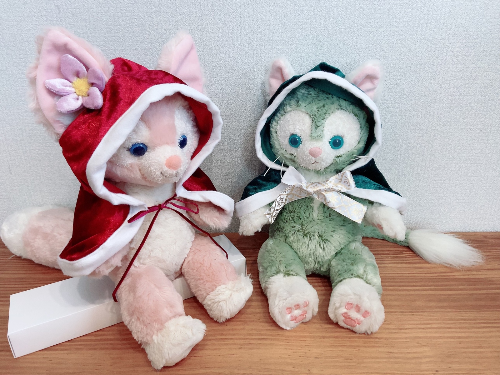 ☆季節ものお値下げ☆ ベロアのフード付きポンチョ ケープ ※赤のみ 