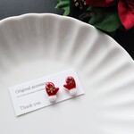 小さい クリスマス 赤い手袋イヤリング/ピアス