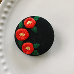 刺繍くるみボタン（ヘアゴム/ブローチ）